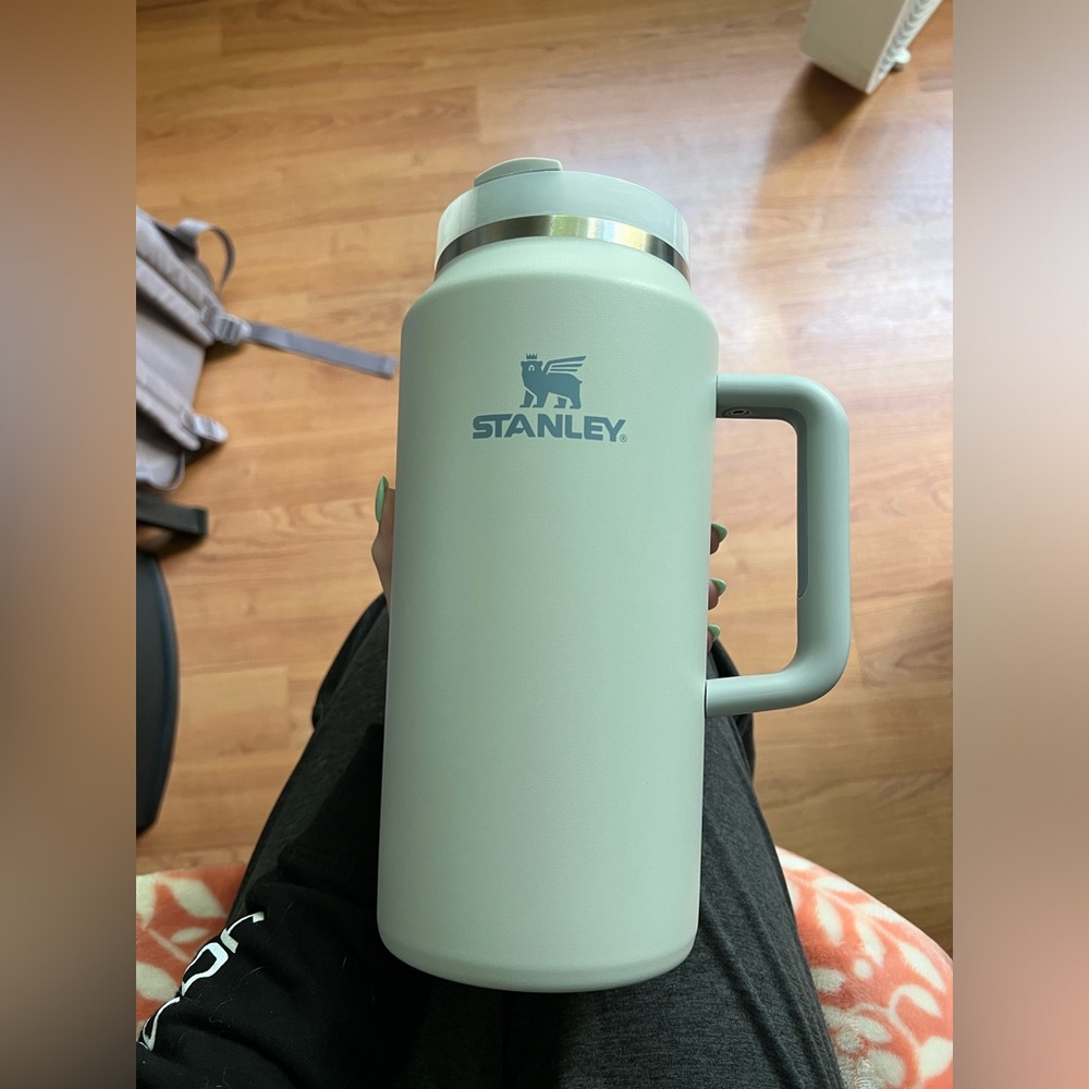 64 oz Stanley Quencher